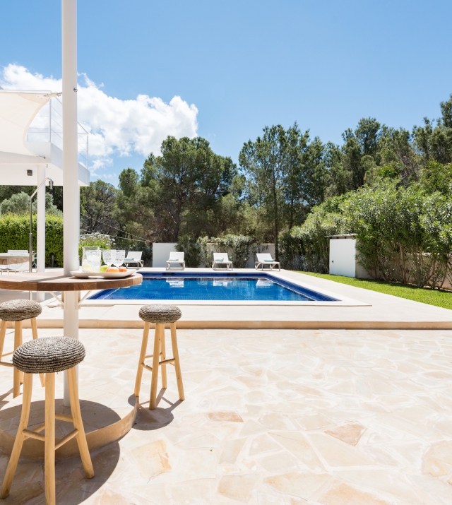 Resa estates Ibiza rental license vadella carbo sale pool shot.jpg